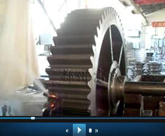 中頻感應(yīng)加熱設(shè)備對(duì)齒輪輪廓進(jìn)行淬火熱處理