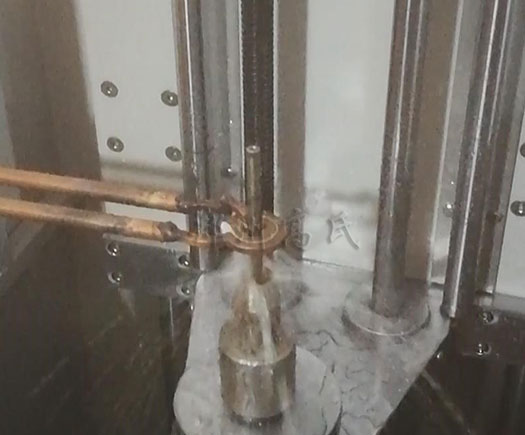 采用超高頻淬火設(shè)備對電機軸進行淬火熱處理 采用超高頻淬火設(shè)備對電機軸進行淬火熱處理